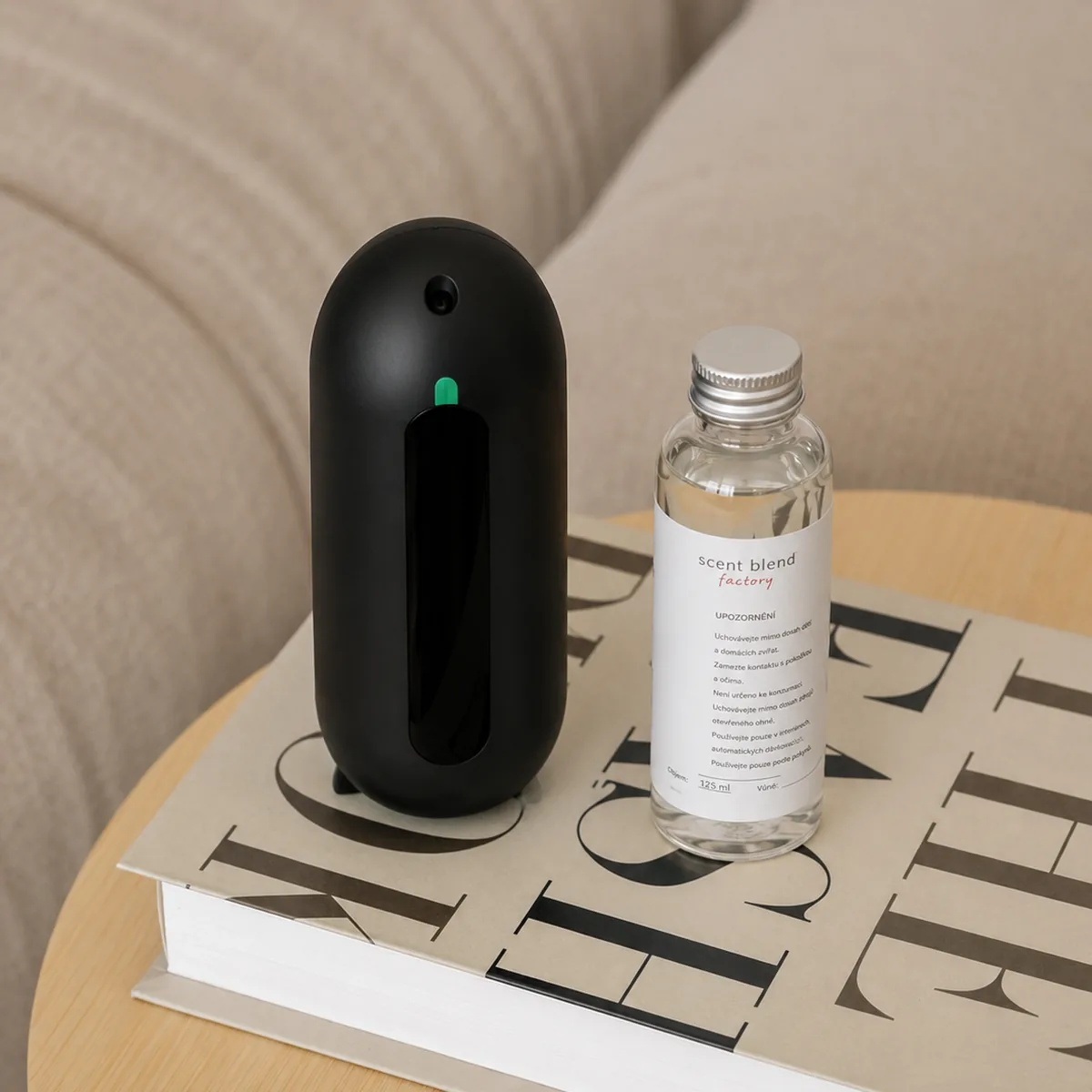 Scent Home Diffuser vedle lahvičky s náplní 125 ml